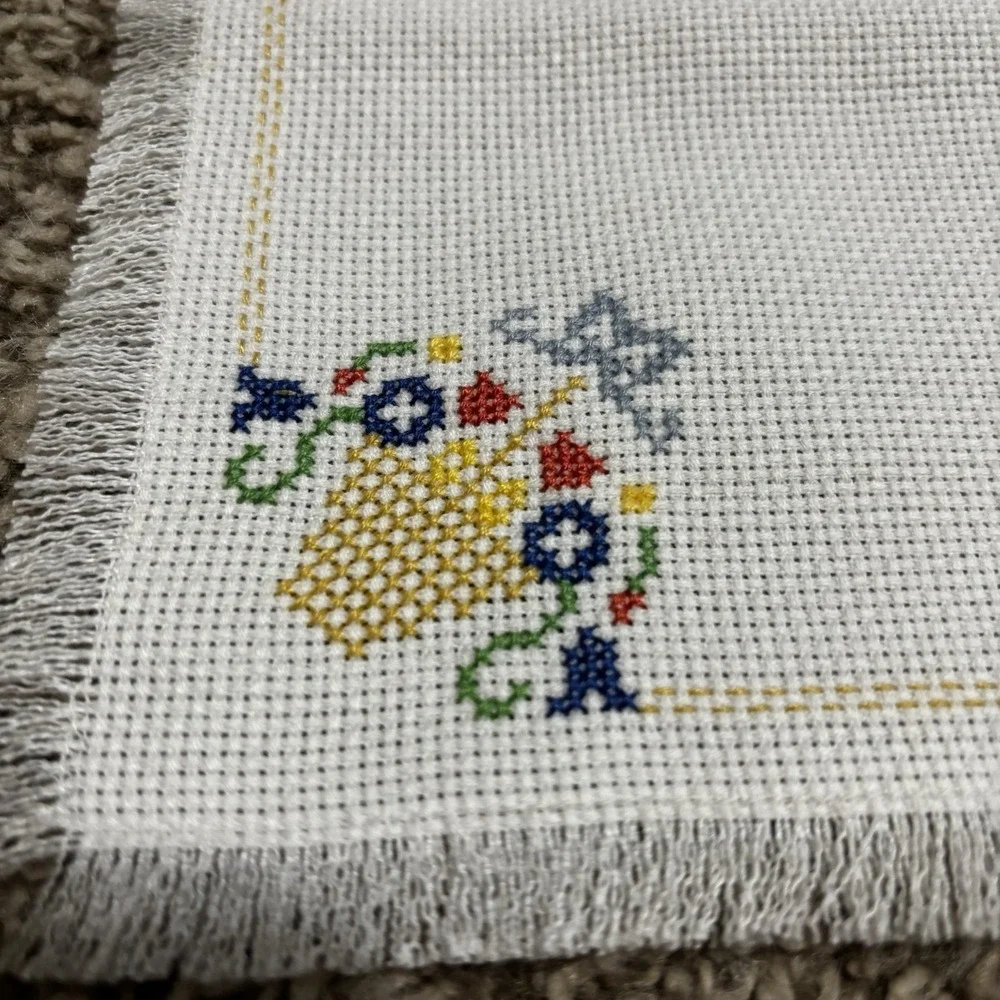 Vintage Cloth Country Hearts Placemat Or Dresser Cloth Hand Embroidered 17.5x18